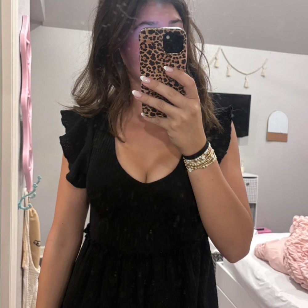Black Ruffle Sleeve top